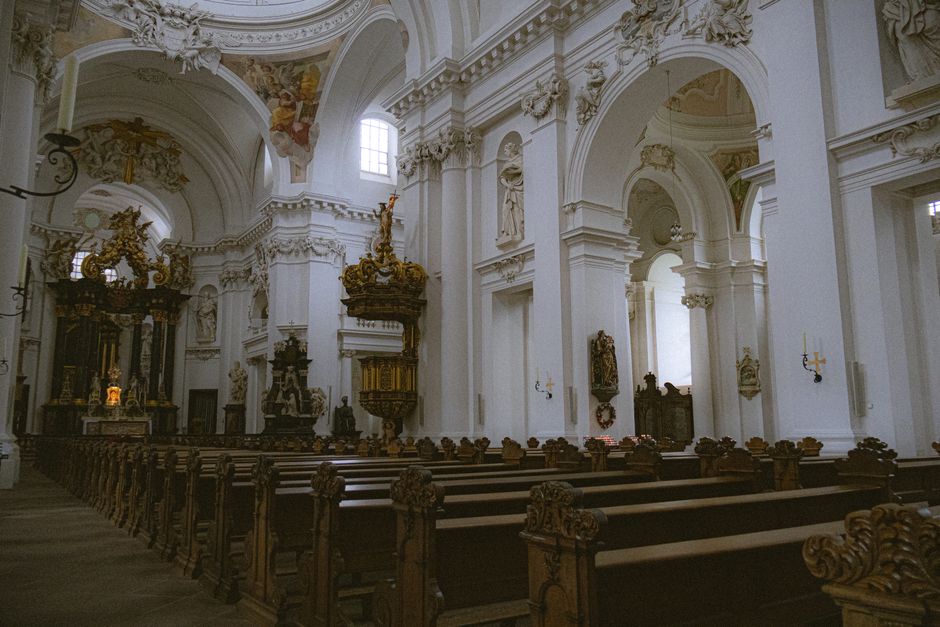Kirchensteuer NRW – Innenraum einer Kirche