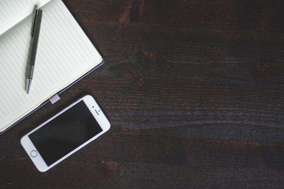 LBV NRW – Notizbuch, Stift und Telefon für den Kontakt