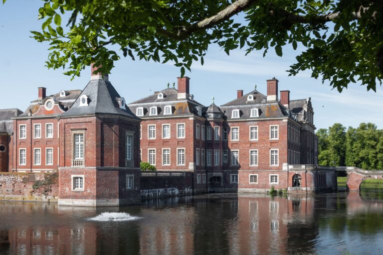 Schlösser und Burgen in NRW: die schönsten zum Besichtigen Schlösser und Burgen in NRW – Schloss Nordkirchen, das Westfälische Versailles